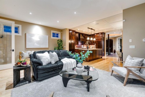 1727 Bowness Road Nw, Calgary, AB - Indoor