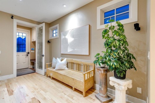 1727 Bowness Road Nw, Calgary, AB - Indoor Photo Showing Other Room