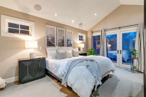 1727 Bowness Road Nw, Calgary, AB - Indoor Photo Showing Bedroom