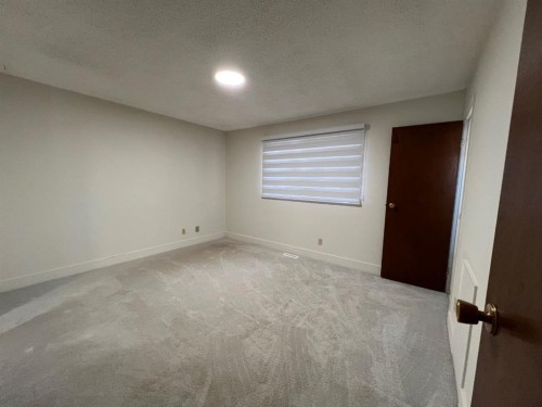 6807 Huntchester Road Ne, Calgary, AB - Indoor Photo Showing Other Room