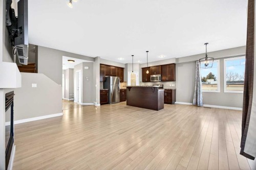 214-413 River Avenue, Cochrane, AB - Indoor Photo Showing Kitchen
