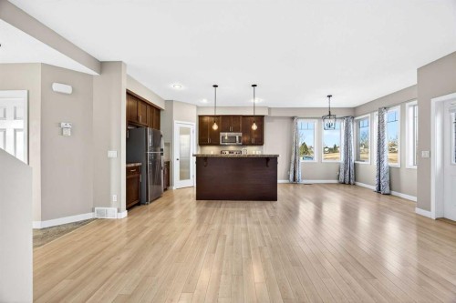 214-413 River Avenue, Cochrane, AB - Indoor Photo Showing Kitchen