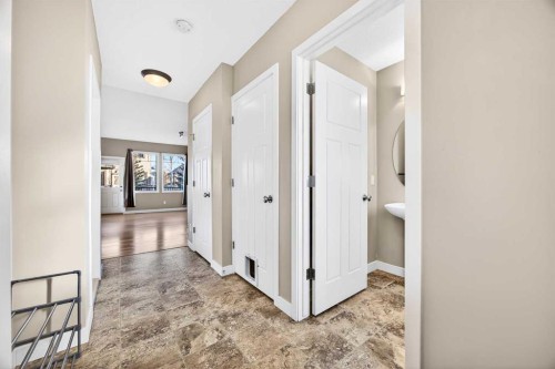 214-413 River Avenue, Cochrane, AB - Indoor Photo Showing Other Room