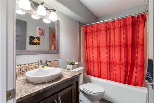 80 Sage Valley Park Nw, Calgary, AB - Indoor Photo Showing Bathroom