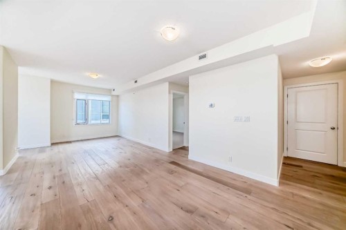 802-16 Varsity Estates Circle Nw, Calgary, AB - Indoor Photo Showing Other Room