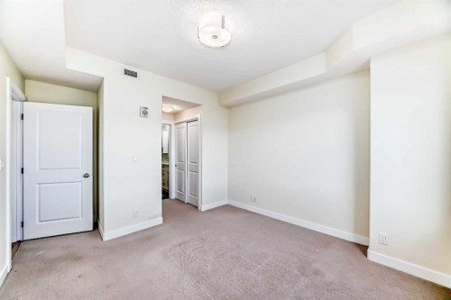 802-16 Varsity Estates Circle Nw, Calgary, AB - Indoor Photo Showing Other Room