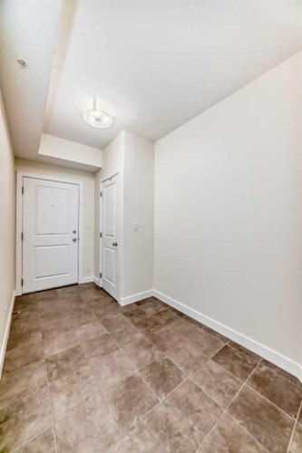 802-16 Varsity Estates Circle Nw, Calgary, AB - Indoor Photo Showing Other Room