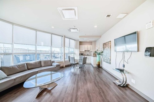 802-16 Varsity Estates Circle Nw, Calgary, AB - Indoor Photo Showing Other Room