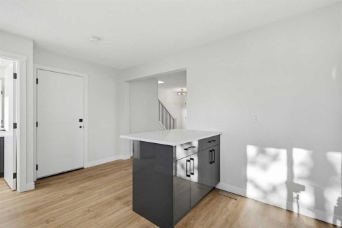 5610 Pensacola Crescent Se, Calgary, AB - Indoor