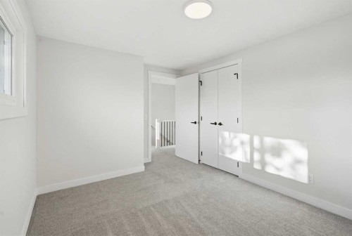 5610 Pensacola Crescent Se, Calgary, AB - Indoor Photo Showing Other Room