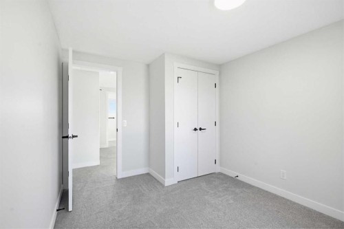 5610 Pensacola Crescent Se, Calgary, AB - Indoor Photo Showing Other Room