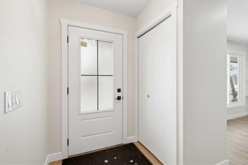 5610 Pensacola Crescent Se, Calgary, AB - Indoor Photo Showing Other Room