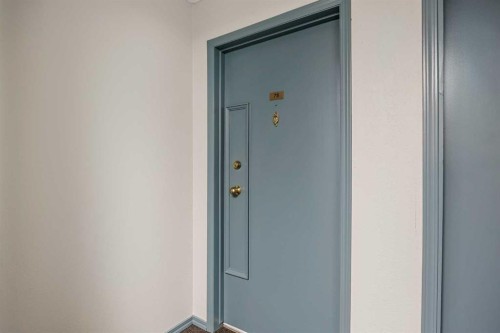 75D-231 Heritage Drive Se, Calgary, AB - Indoor