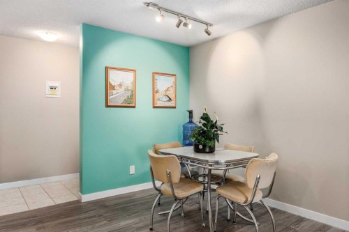 75D-231 Heritage Drive Se, Calgary, AB - Indoor Photo Showing Dining Room