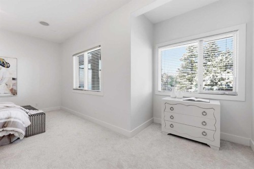 16 Hamptons Cove Nw, Calgary, AB - Indoor Photo Showing Bedroom