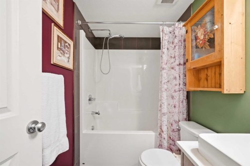 7206-302 Skyview Ranch Drive Ne, Calgary, AB - Indoor Photo Showing Bathroom