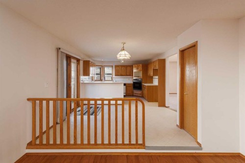 39 Signature Mews Sw, Calgary, AB - Indoor Photo Showing Other Room