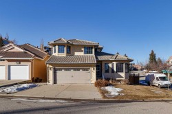 39 Signature Mews SW Calgary, AB T3H 2V6