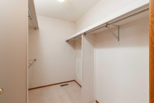 39 Signature Mews Sw, Calgary, AB - Indoor With Storage