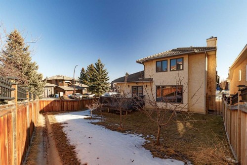 39 Signature Mews Sw, Calgary, AB - Outdoor