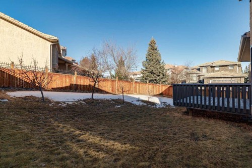 39 Signature Mews Sw, Calgary, AB - Outdoor
