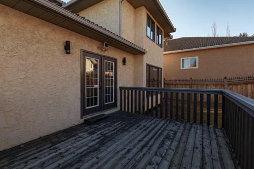 39 Signature Mews Sw, Calgary, AB - Outdoor With Deck Patio Veranda With Exterior