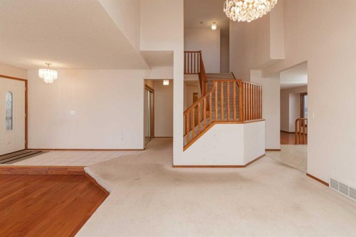 39 Signature Mews Sw, Calgary, AB - Indoor Photo Showing Other Room