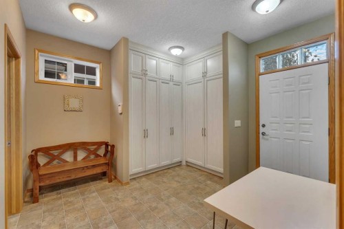 15 Rosery Drive Nw, Calgary, AB - Indoor Photo Showing Other Room