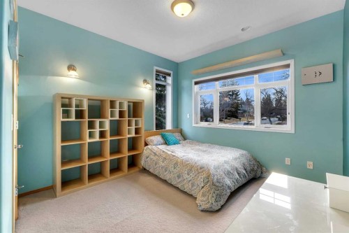 15 Rosery Drive Nw, Calgary, AB - Indoor Photo Showing Bedroom