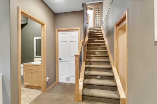 15 Rosery Drive Nw, Calgary, AB - Indoor Photo Showing Other Room