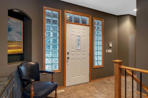 15 Rosery Drive Nw, Calgary, AB - Indoor Photo Showing Other Room