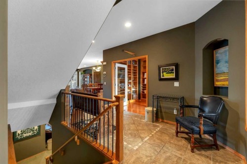 15 Rosery Drive Nw, Calgary, AB - Indoor Photo Showing Other Room
