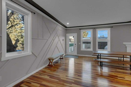 7314 34 Avenue Nw, Calgary, AB - Indoor Photo Showing Other Room