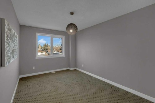 7314 34 Avenue Nw, Calgary, AB - Indoor Photo Showing Other Room