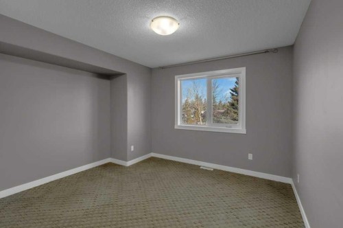 7314 34 Avenue Nw, Calgary, AB - Indoor Photo Showing Other Room