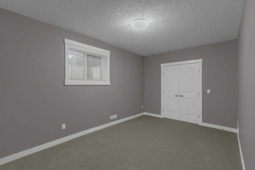 7314 34 Avenue Nw, Calgary, AB - Indoor Photo Showing Other Room