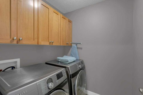 7314 34 Avenue Nw, Calgary, AB - Indoor Photo Showing Laundry Room