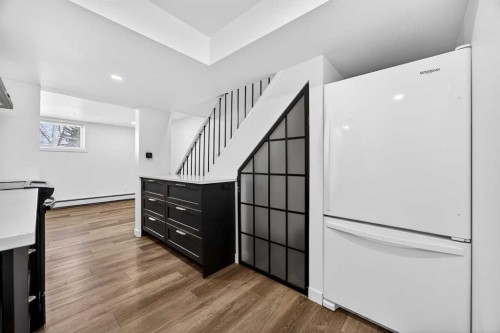 23 Beaupre Crescent Nw, Calgary, AB - Indoor Photo Showing Other Room