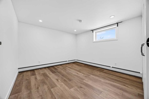 23 Beaupre Crescent Nw, Calgary, AB - Indoor Photo Showing Other Room