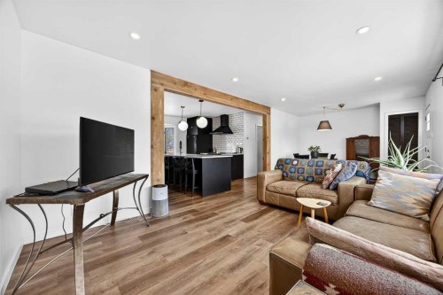 23 Beaupre Crescent Nw, Calgary, AB - Indoor Photo Showing Living Room