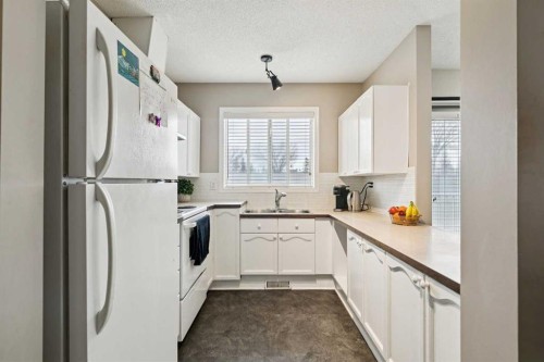 104-7 Harvest Gold Manor NE Calgary, AB T3K 4Y3