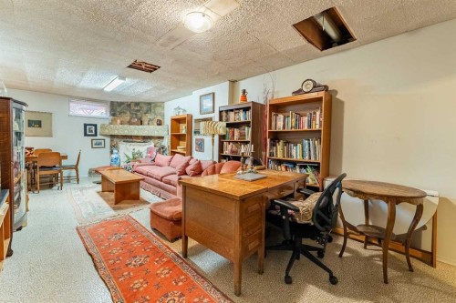 424 Tavender Road Nw, Calgary, AB - Indoor