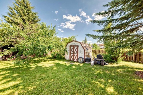 14 Birch Close, Olds, AB - Outdoor