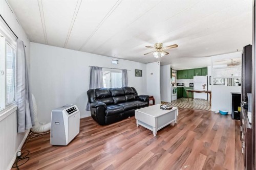 14 Birch Close, Olds, AB - Indoor Photo Showing Living Room