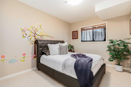 7 Filbert Close, Sylvan Lake, AB - Indoor Photo Showing Bedroom