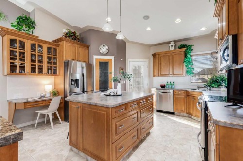7 Filbert Close, Sylvan Lake, AB - Indoor Photo Showing Kitchen