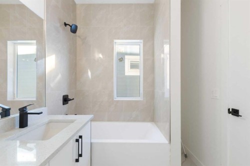 23 St. Andrews Close, Lyalta, AB - Indoor Photo Showing Bathroom