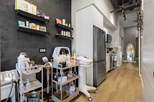 4539 Bowness Road Nw, Calgary, AB 