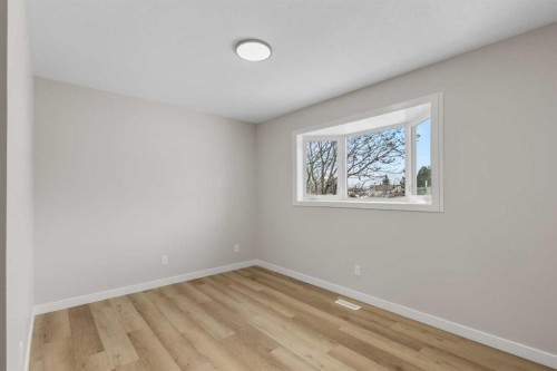 198 Silver Brook Road Nw, Calgary, AB - Indoor Photo Showing Other Room