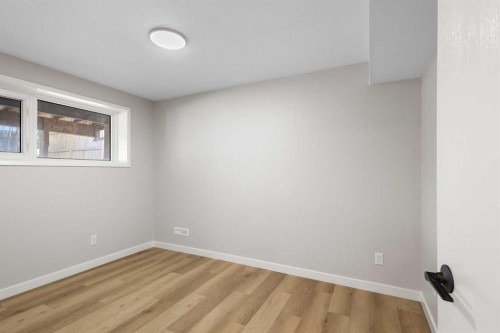 198 Silver Brook Road Nw, Calgary, AB - Indoor Photo Showing Other Room
